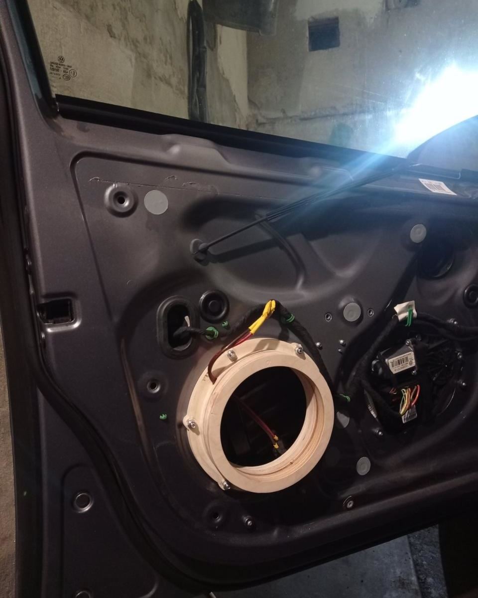 Подіуми VW Golf 5 Plus перед 6.5" (16-17см)