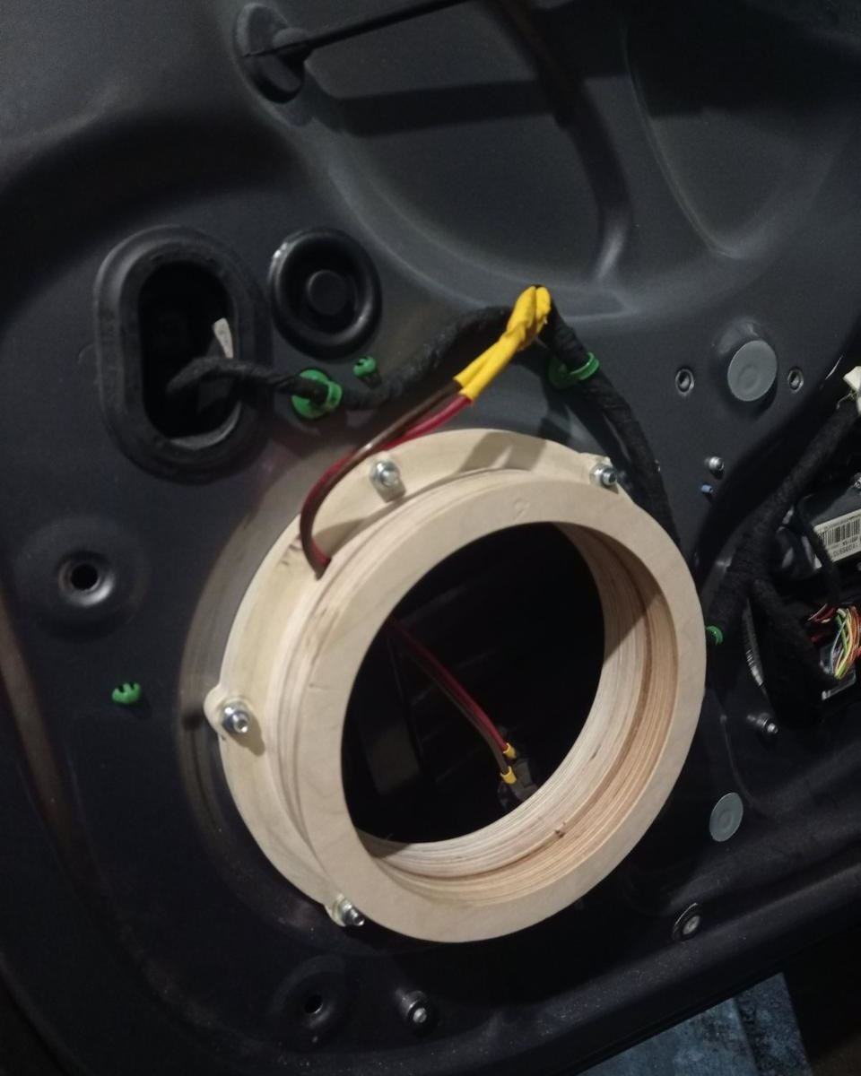 Подіуми VW Golf 5 перед 6.5" (16-17см)